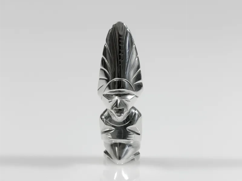 Open Art Itzamna, kleine Figur des Maya-Gottes mit Federkrone aus poliertem Feinsilber, Frontalansicht